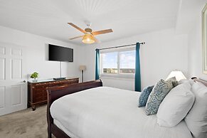 Emerald Beach Resort by Panhandle Getaways