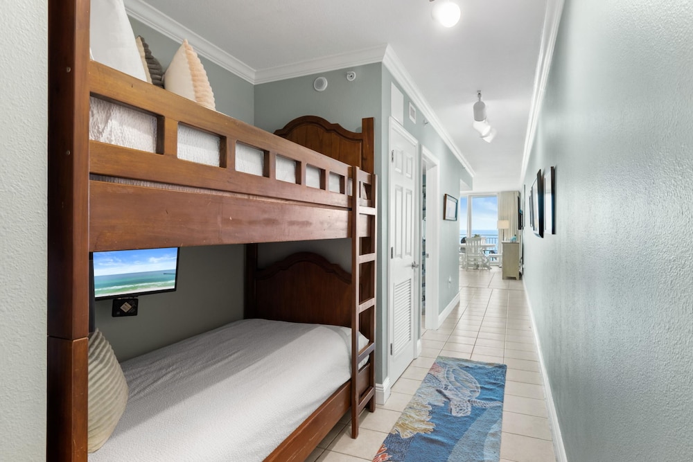 Emerald Beach Resort by Panhandle Getaways