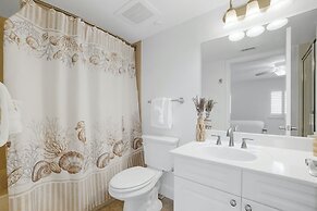 Emerald Beach Resort by Panhandle Getaways