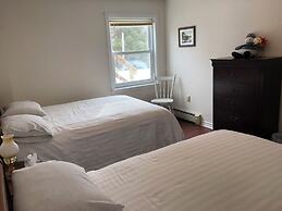 Wrights Creek Tourist Home