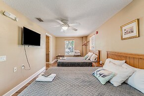 The Chassahowitzka Hotel