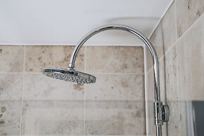 The White Star Tavern