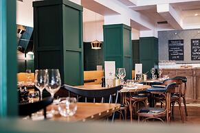 The White Star Tavern