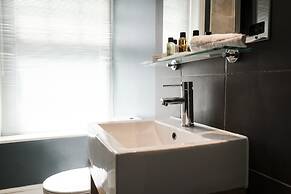 The White Star Tavern