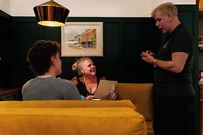 The White Star Tavern