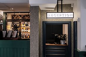 The White Star Tavern