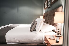 The White Star Tavern