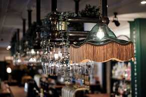 The White Star Tavern