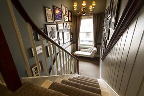 The White Star Tavern