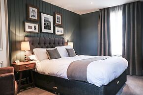 The White Star Tavern