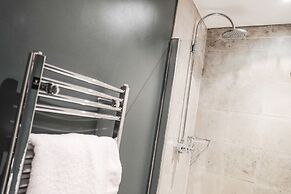 The White Star Tavern