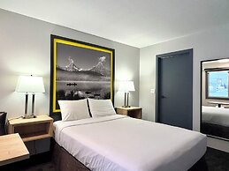 Super 8 by Wyndham Clearwater BC