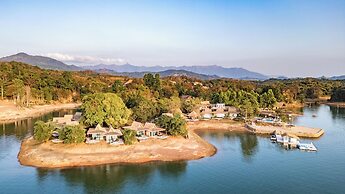 Sanctuary Nam Ngum Beach Resort