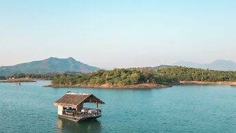 Sanctuary Nam Ngum Beach Resort