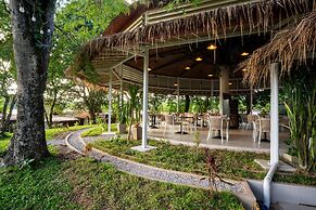 Sanctuary Nam Ngum Beach Resort