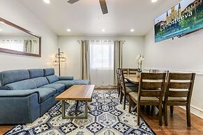 Downtown Spacious Suites by Hosteeva