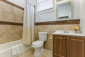 Downtown Spacious Suites by Hosteeva