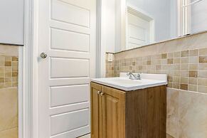 Downtown Spacious Suites by Hosteeva