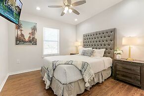 Downtown Spacious Suites by Hosteeva