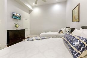 Downtown Spacious Suites by Hosteeva