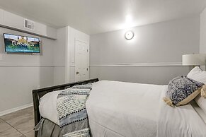 Downtown Spacious Suites by Hosteeva