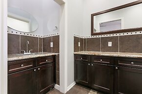 Downtown Spacious Suites by Hosteeva