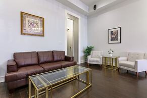 Downtown Spacious Suites by Hosteeva