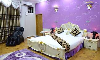 Mandalay Kandawgyi Inn