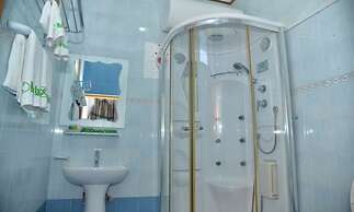 Mandalay Kandawgyi Inn