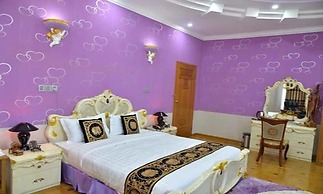 Mandalay Kandawgyi Inn