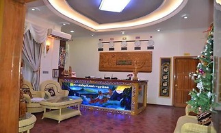 Mandalay Kandawgyi Inn
