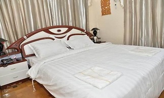 Mandalay Kandawgyi Inn