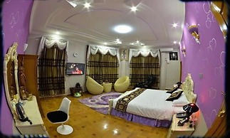 Mandalay Kandawgyi Inn