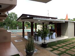 Greenfields Tourist Inn