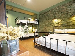 Niras Bankoc Cultural Hostel