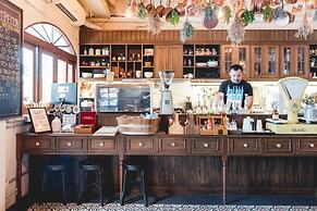 Niras Bankoc Cultural Hostel