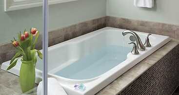 Inn at Huntingfield Creek