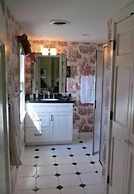 Inn at Huntingfield Creek