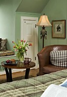 Inn at Huntingfield Creek