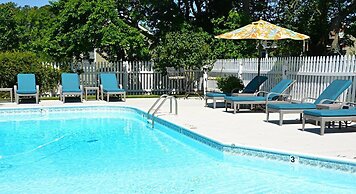 Inn at Huntingfield Creek