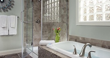 Inn at Huntingfield Creek