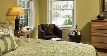 Inn at Huntingfield Creek