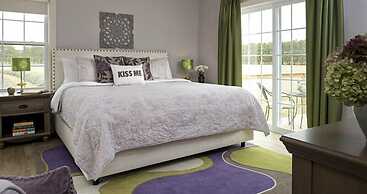 Inn at Huntingfield Creek