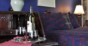 Inn at Huntingfield Creek