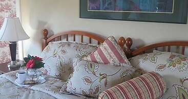 Inn at Huntingfield Creek