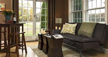 Inn at Huntingfield Creek