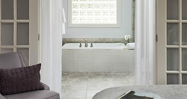 Inn at Huntingfield Creek