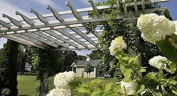 Inn at Huntingfield Creek