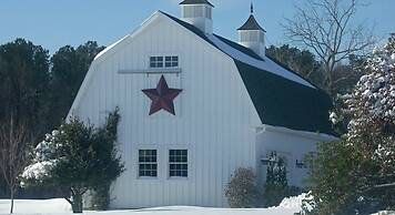 Inn at Huntingfield Creek