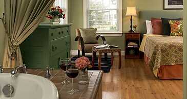 Inn at Huntingfield Creek